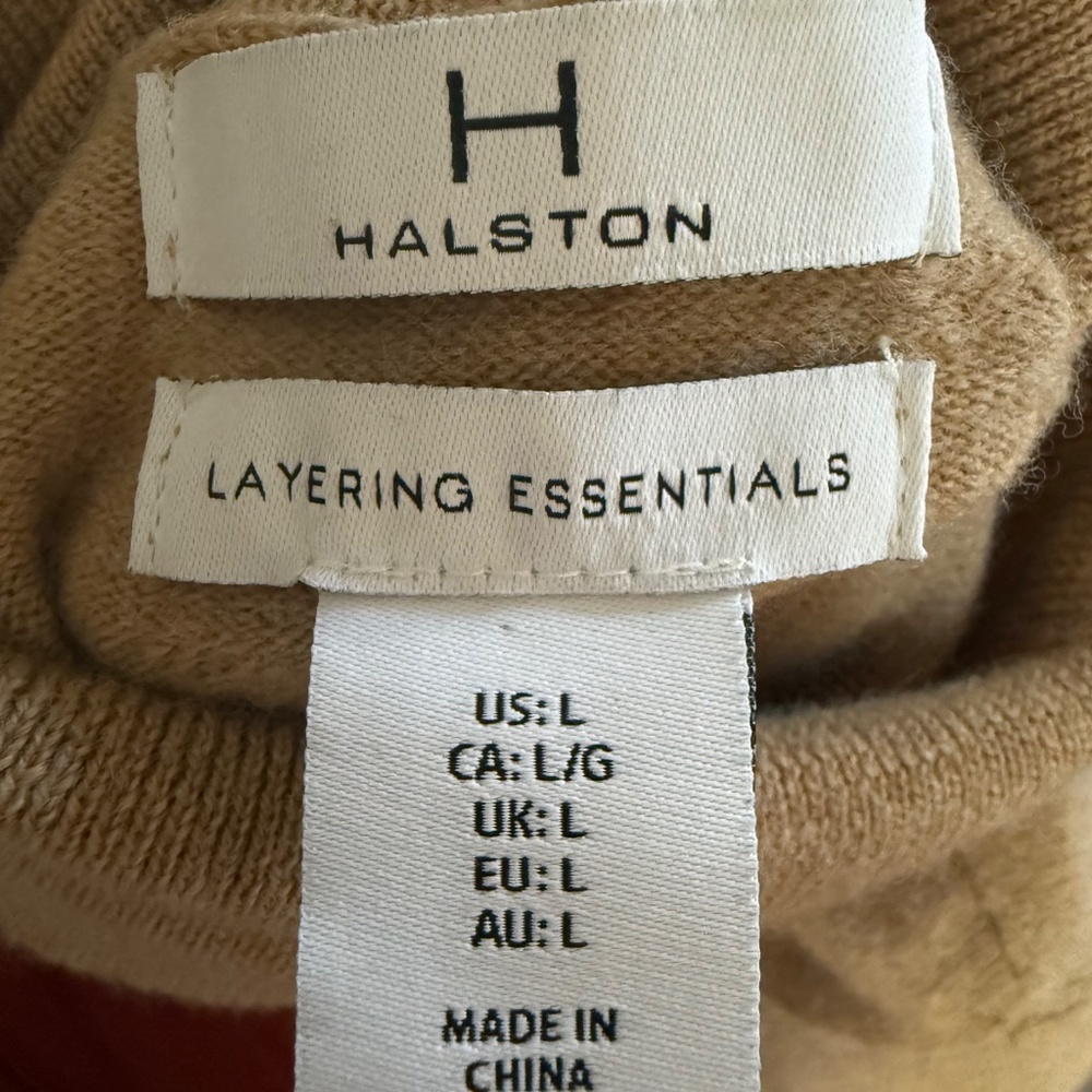 Saks Fifth Avenue | Halston | Size L | 100% Merino Wool Turtleneck Sweater - Picture 7 of 7